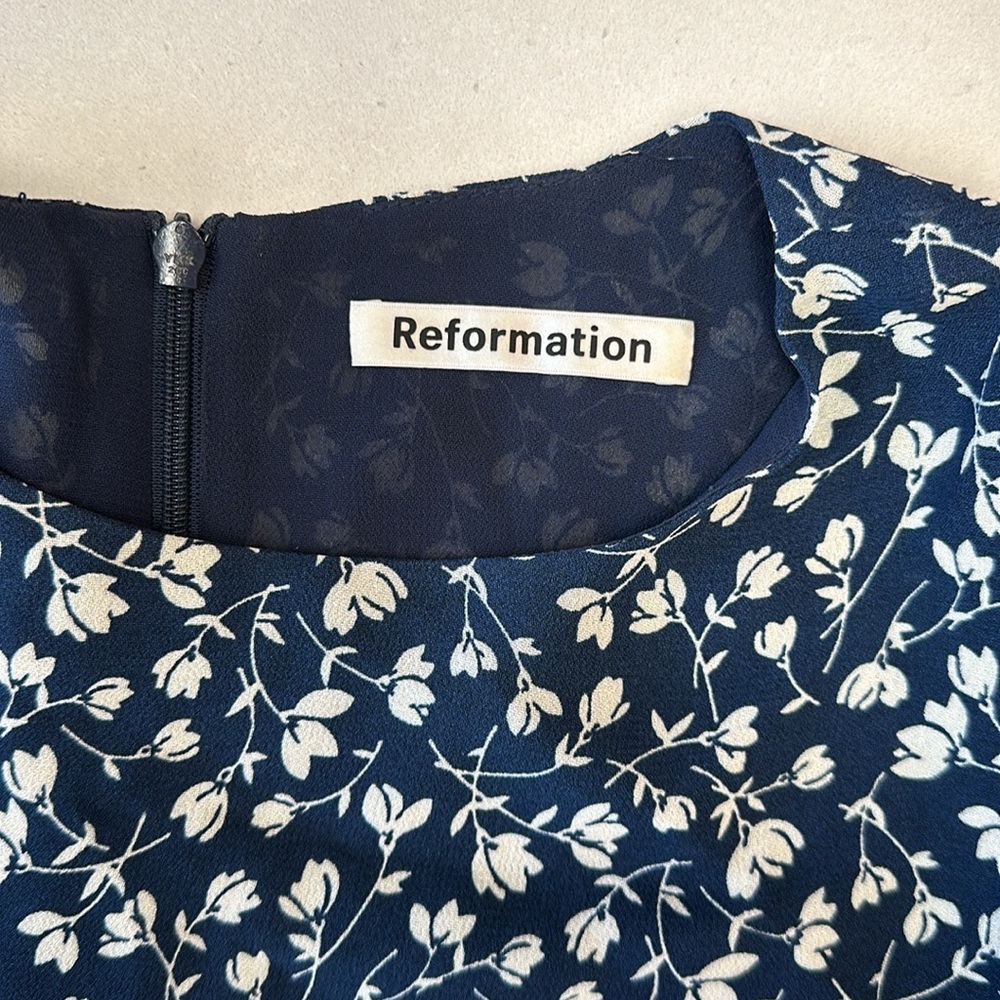 REFORMATION Short Sleeve Knee length Navy White Floral Dress - Picture 6 of 10